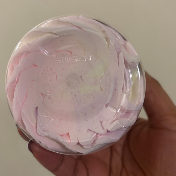 Aminnah Macaron Whipped Foaming Soap - macaron - Picture 3 of 3